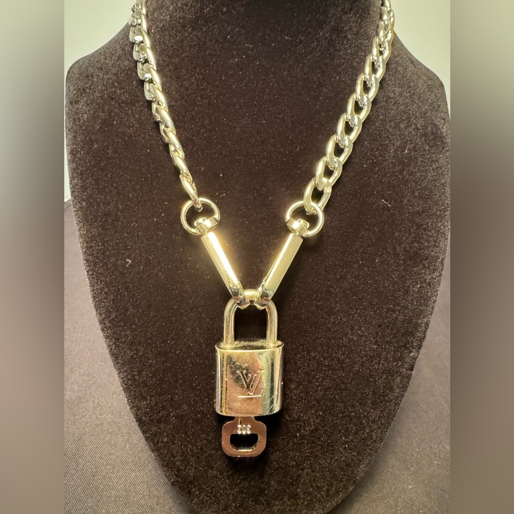 Lv Silver Lock And Key 302 With Unbranded Chain - image 1